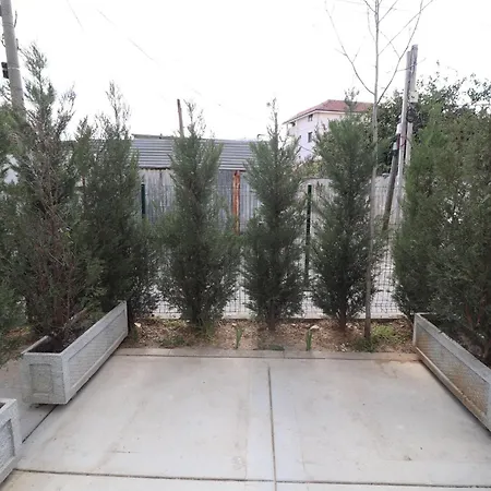 Tia Lelcaj Apartamento *