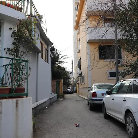 Tia Lelcaj Tirana