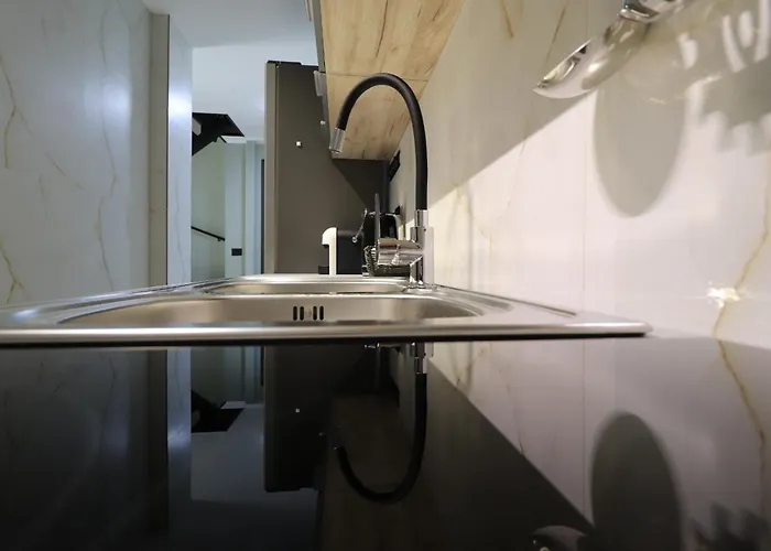 Tia Lelcaj Apartment Tirana
